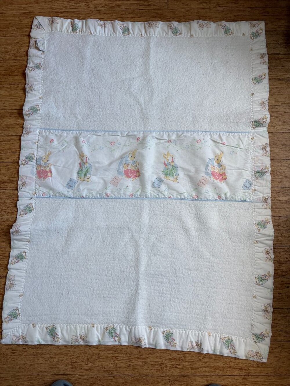Vintage Peter Rabbit Beatrix Potter Nursery Baby Whit Ruffle Quiltex Blanket USA